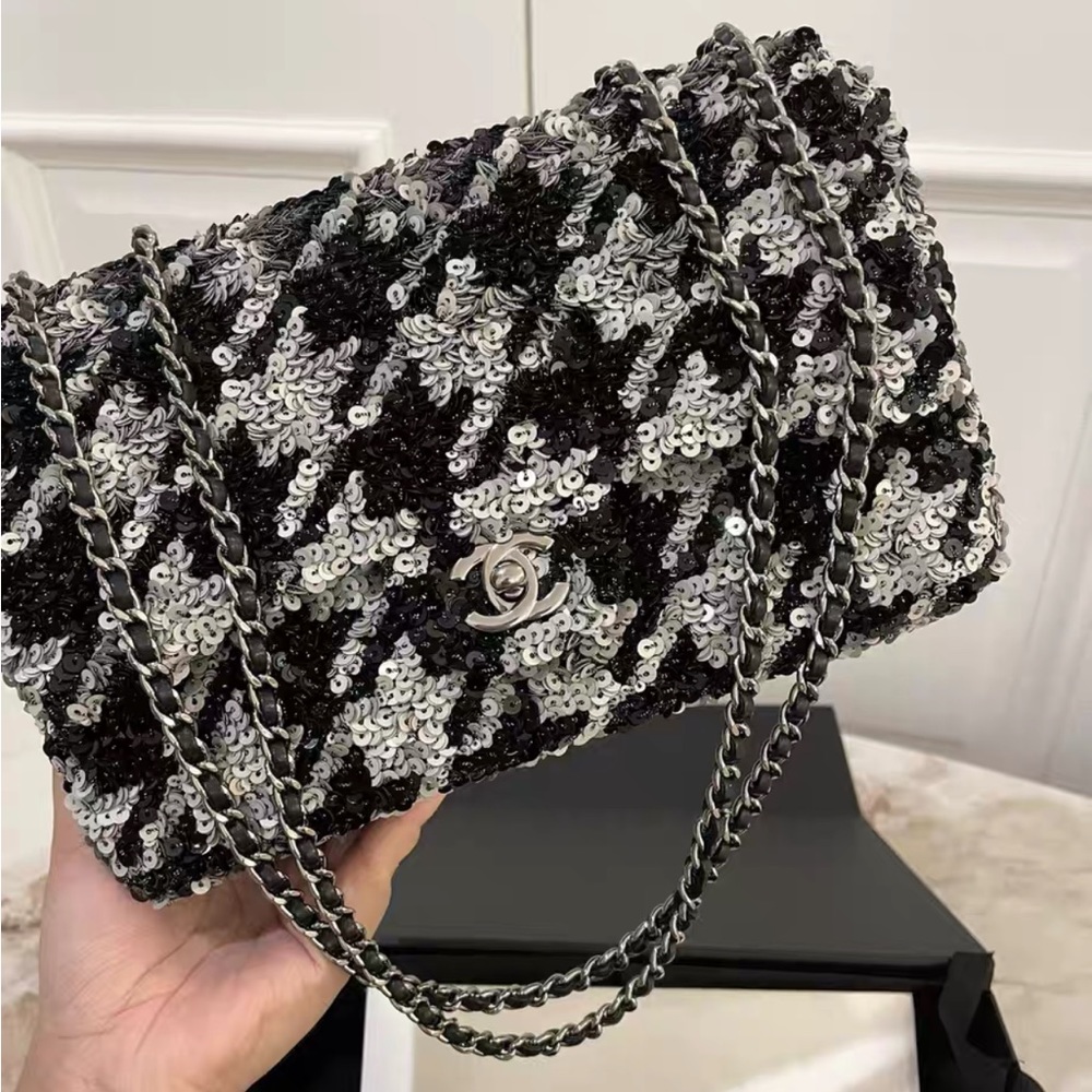 CHANEL BLACK & SILVER SEQUIN HOUNDSTOOTH HALF FLAP MEDIUM